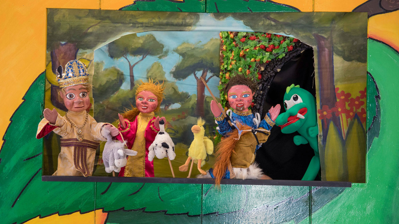 TÍTERES: SANT JORDI Y EL DRAGÓN